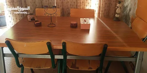  1 طاولة طعام من خمس كراسي