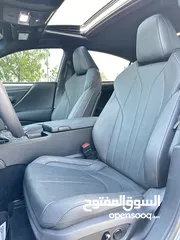  18 للـبيع لكزس ES350 2022 بحالة الوكالة