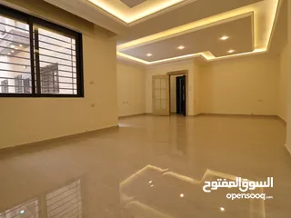  6 شقة شبه أرضي مساحة (190م) داخلي (100م) خارجي للبيع في أرقى مناطق ام حجير شفا بدران
