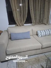  5 كنب زاوية أنيق مكوّن من 4 قطع بلون بيج راقٍ، تصميم مريح وعصري، خشب ثقيل وجودة عالية، بحالة ممتازة