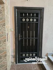  1 باب حديد خارجي