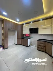  11 شقة / للايجار / شبه لم تسكن / 3نوم / الرابية / 220 متر