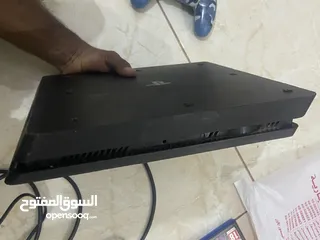  2 بليستيشن 4 سلم نظيف كرت غير مهكر مع ثلاث يدات