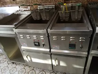  4 عدد مطعم كامله شبه جديده