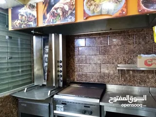  8 بيع عده مطعام شاورما كامله شبه جديده