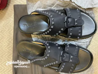  1 نعال رجالي جديد ماركة سيزاري باشوتي مقاس 45