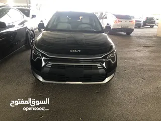  1 كيا نيرو موديل 2023 لون اسود هايبرد