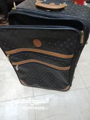  12 شنته سفر فيها خدش بسيط
