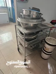  8 عدة مطعم وشاورما جاهزة للبيع  جديدة مع كفالتها استخدام 5 شهور فقط