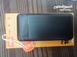 2 باور بنك 10.000 ملي امبير مقفول  اصلي من شركه موكسوم بتوافق عليه حمايه امنيه متعدده مناسب