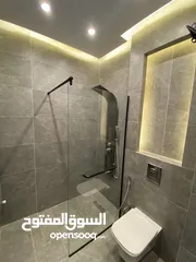  23 بسعر مميز جداا  شقة ارضية 215 م وتراس 50 م على طريق المطار حي الصحابه بسعر مغري جدا
