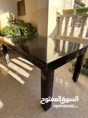  1 طاولة سفرة ثقيلة بحالة ممتارة