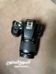  4 كاميرا كانون 250D