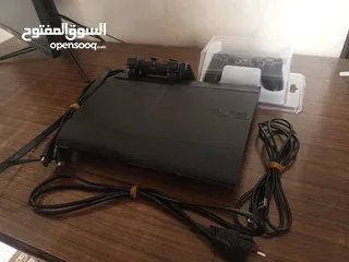  1 جهاز ps3 سوبر سلم معدل مش مفكوك ولا مصلح 500GB فل العاب + 2 أيادي ومع جميع اغراضه