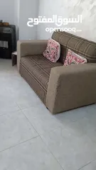  8 طقم كنب تفصيل بحالة الوكالة مع 2 طاولات و شاشة