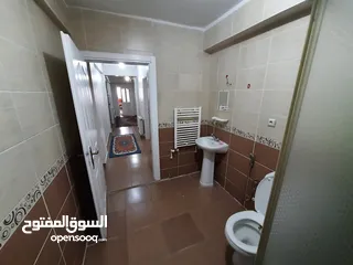  17 شقة مجددة مفروشه للإجار الشهري السياحي/ سنوي