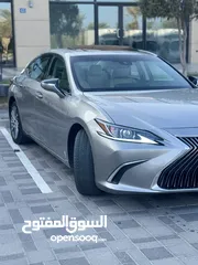  7 لكزس ES350 بحادث جانبي بسيط