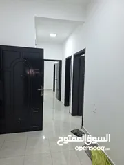  2 شقة للايجار نظيفة خلف نستو واسواق بن راشد