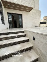  11 شقه فارغه لم تسكن للبيع  ـ  طريق المطار ـ النخيل