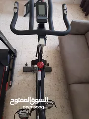  2 دارجه تمارين ثابته (spinning bike)مخصصة للتمارين الرياضية المنزلية. شبه جديده ونظيفة..
