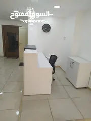  2 كاونتر استقبال بحالة ممتازة للبيع