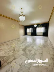  1 شقة فارغة - دير غبار - 3نوم 1ماستر - 200م - بلكونتين - قرب الخدمات العامة