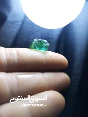  2 حجر زمرد خام