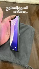  2 Iphone 11 pro 64 g green نضيف بحالة الوكاله