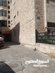  28 شقه في شميساني للبيع بسعر مناسب