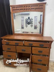  3 للبيع دواليب وتسريحة ممتازة جدا