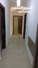  11 شقه فارغه فاخره ومميزه جدا  سوبر ديلوكس للايجار لم تسكن بعد التجديد نهائيا 200متر