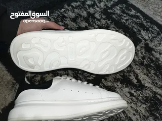  9 لققطة بوت الكساندر مكوين صناعة ايطالية جديد اوروبي بسعر جدا مغري alexander mcqueen