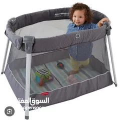  1 تخت أطفال وبركة للكرات معا مميز جدا ونضيف وكالة استخدام شهر
