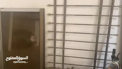  3 شباك المنيوم مع حديد حمايه ومنخل