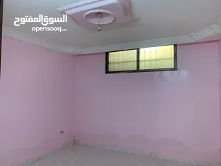  6 شقه شبه أرضي ضمن بيت مستقل التواصل عن طريق الواتساب فقط
