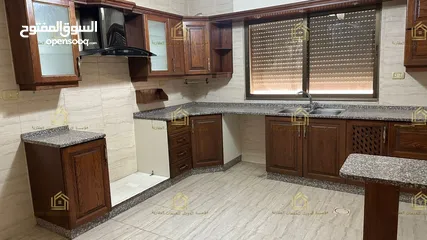  10 شقة مميزة - حي الصحابة - 3نوم 1ماستر - 200م - قرب الخدمات العامة