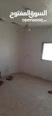  11 منزل للبيع