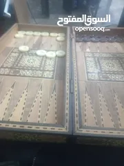  8 طاولة زهر تحفة للبيع مع شطرنج بنفس ا المستعجل