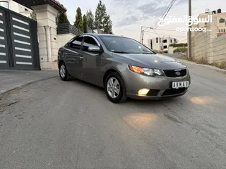  12 كيا فورتي 
2010/2009