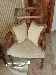  3 طقم كنب خشب امريكي لون بيج يتكون من كرسين وكنابي كبيرة وكنابي وسط