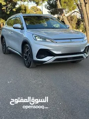  4 بي واي دي يوان 2023 فل كامل بانوراما لون سلفر بطاريه كبيره جمرك حديث