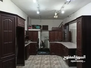  1 مطبخ المنيوم مع جرانيت مع مجله مع بطاريه مع شفاط