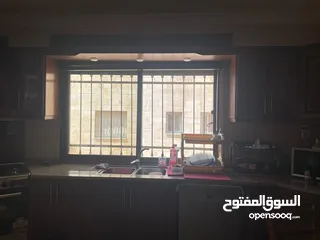  8 شقة مساحة 215م للبيع خلف مستشفى الراهبات الوردية
