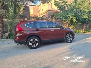  5 Honda crv 2015 full option like new condition 134km  original paint Honda services full insurance