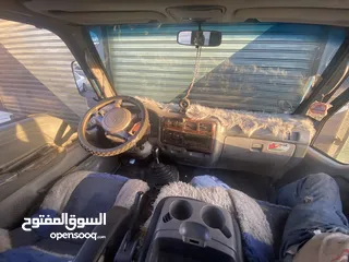  4 كيا فورنتير موديل 2003