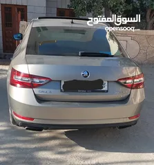  8 اسكودا سوبير بنزين 2018 قوه 2000 4x4 قوه 280حصان بانوراما  نقطه عمياء خروج عن المسار فل الفل بصمه