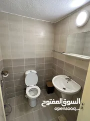  10 شقه  ارضيه مفروشه مكونه من غرفتين نوم وحمامين وصاله وصالون ومطبخ مجهز بالكامل  برنده  مواقف خاصه
