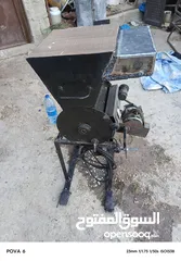  2 ماكنة جرش خبز تعمل على الكهرباء