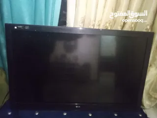  1 شاشه LG  43 بوصه