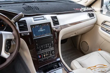  17 Cadillac Escalade 2008   السيارة مميزة جدا و قطعت مسافة 179,000 كيلو متر فقط